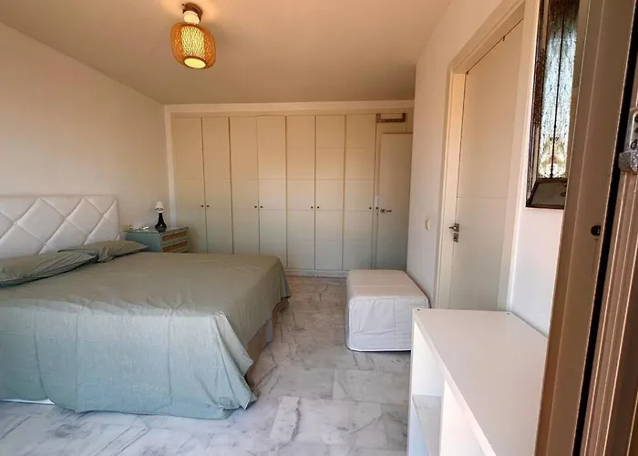 Apartment Atico Puerto Marina 2 Hab Con Piscina, 500m De La Plata *