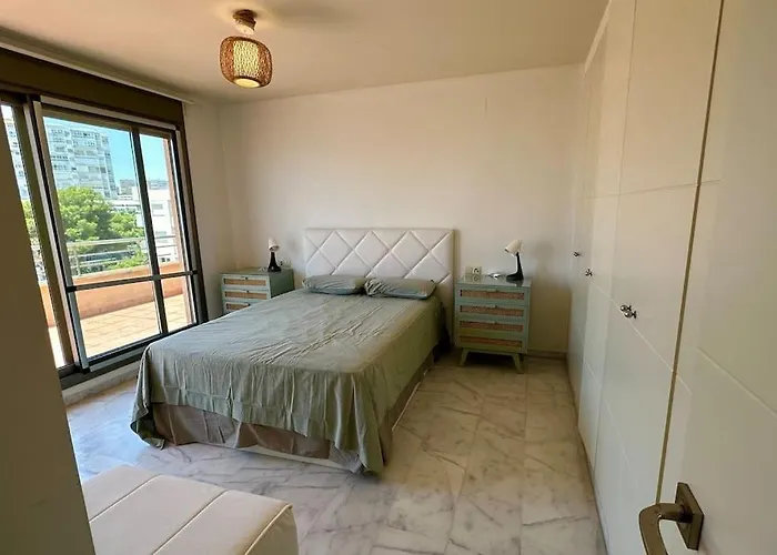 Atico Puerto Marina 2 Hab Con Piscina, 500m De La Plata *